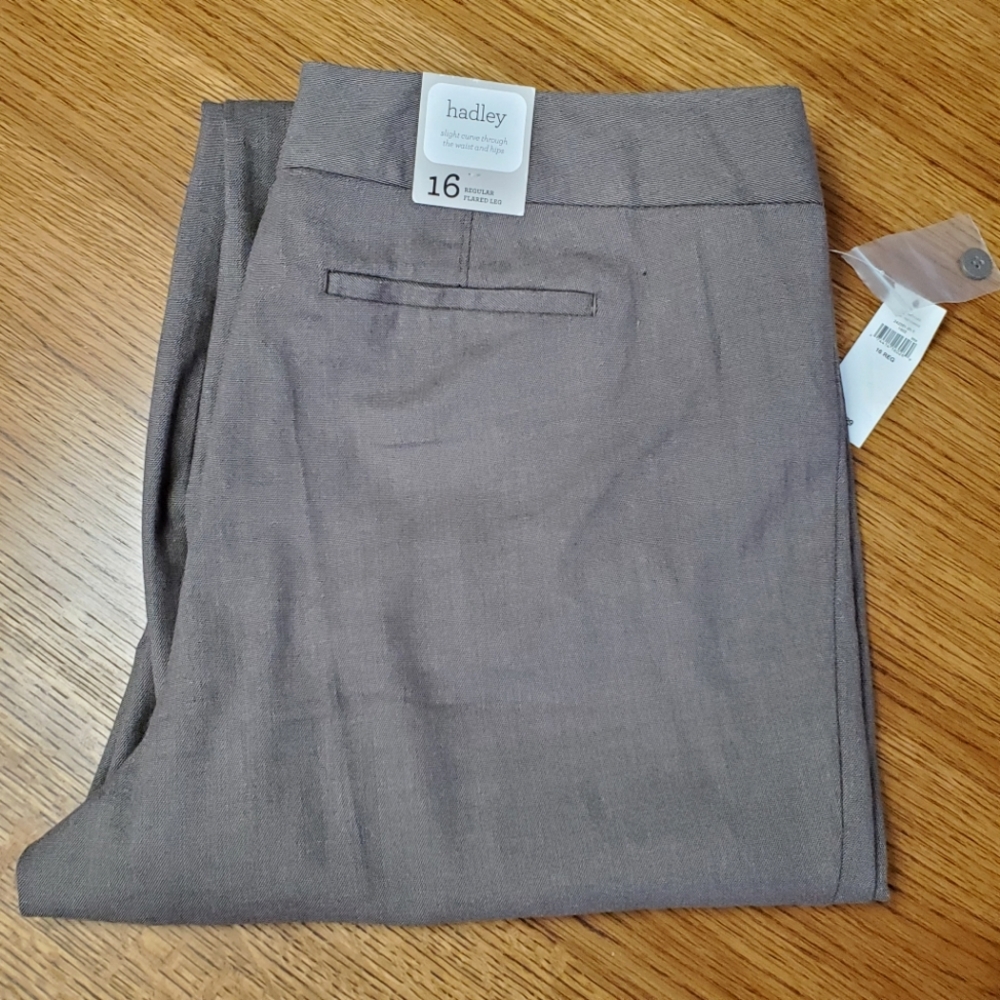 NWT Gap Hadley Career Pant, Flare Leg, Slight Curve Hip, Dark Taupe/Brown